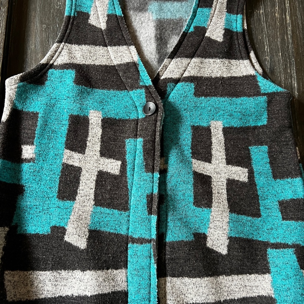 Trisha Tyler sz L Geometric Patterned Sweater Vest